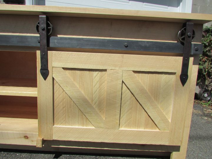 Meuble à porte coulissante de style grange